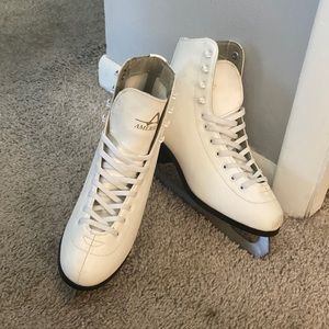 American Athletic Ice Skates (Ladies US 8)